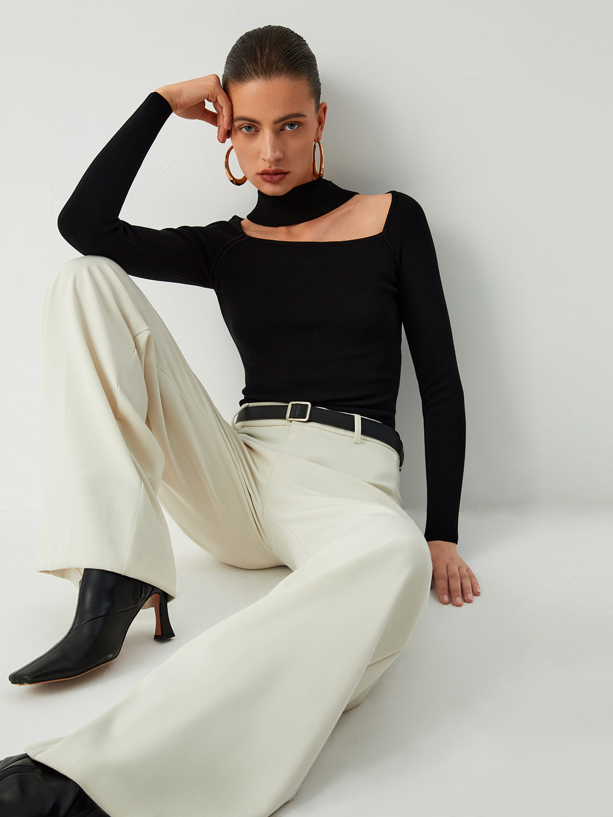 Leisure Halter Long Sleeve Bodysuit-Chicvia