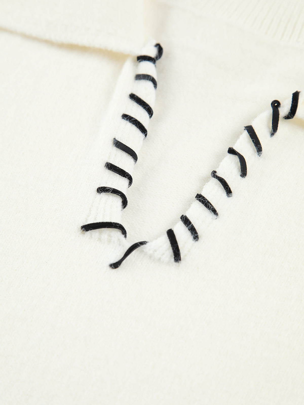 Contrast Stitches Trim Sweater Vest-Chicvia