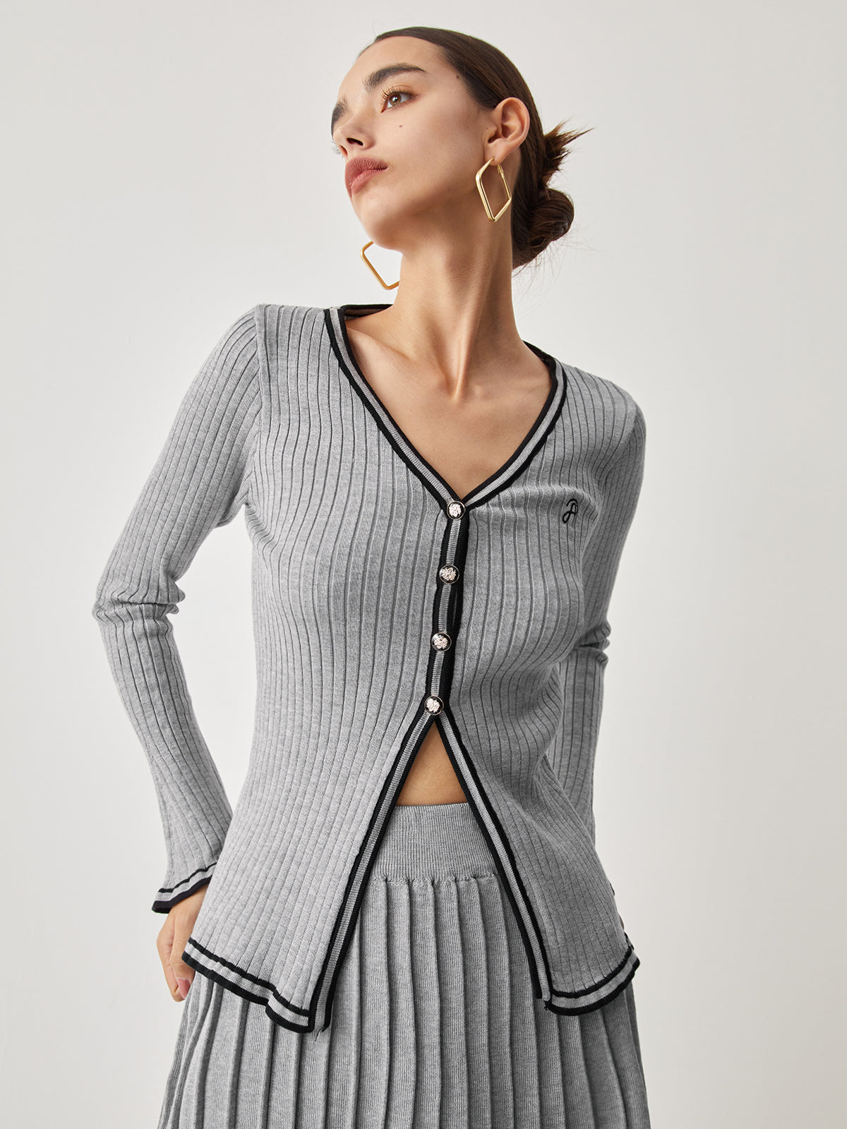 Contrast Trim Curved Cardigan With Matching Pleat Mini Skirt-Chicvia