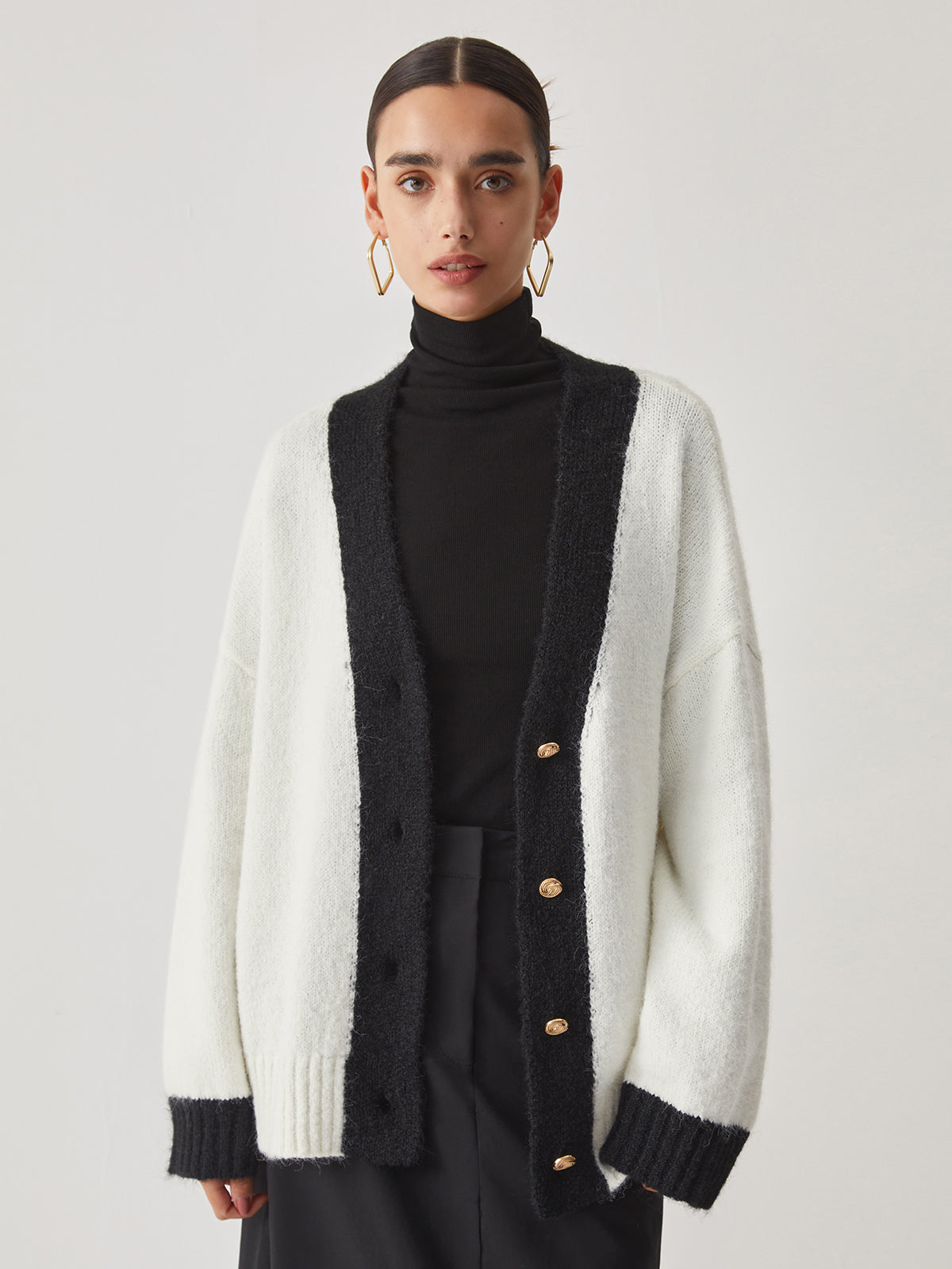 Oversized Contrast Trim Cardigan-Chicvia
