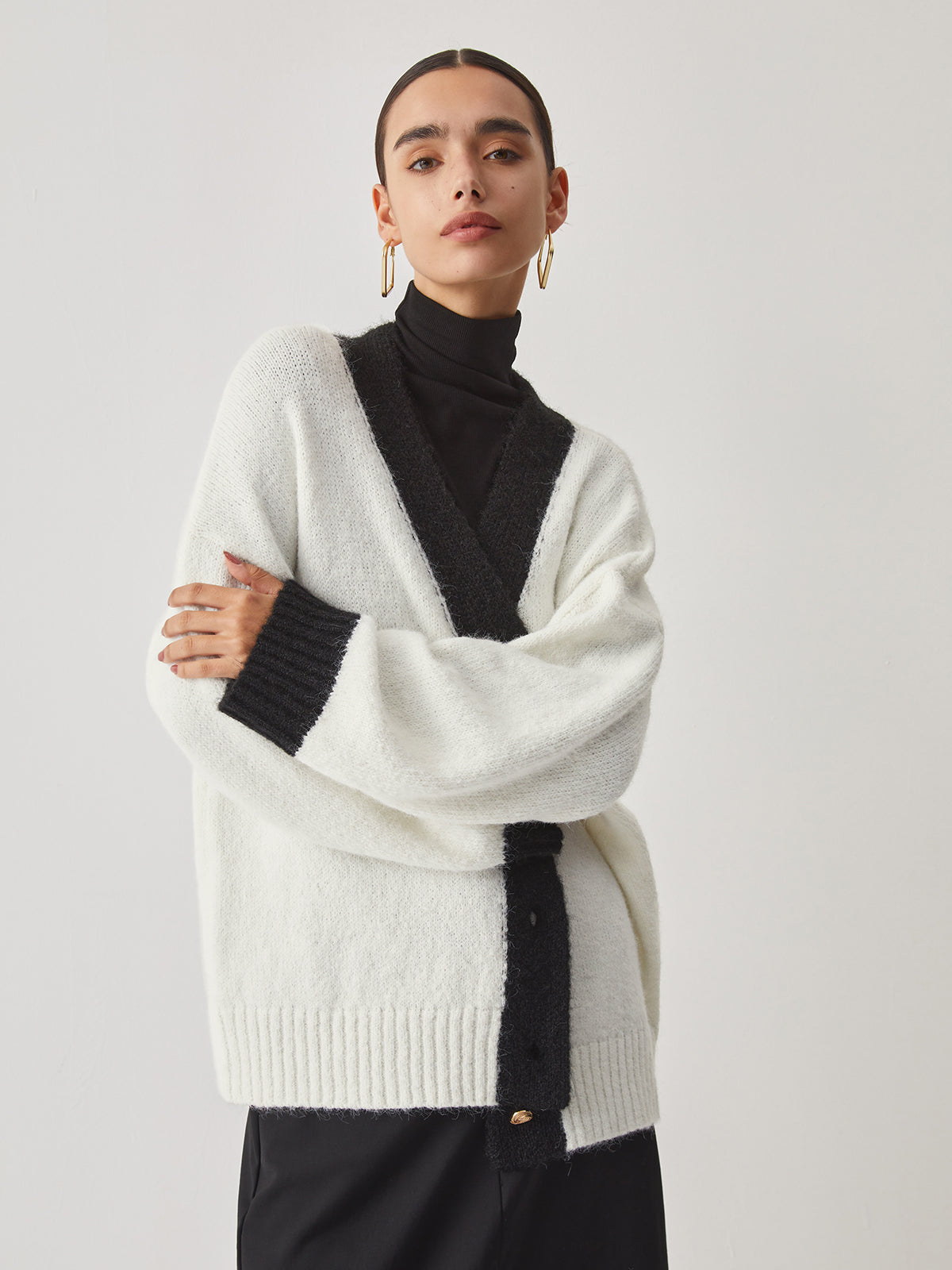 Oversized Contrast Trim Cardigan-Chicvia