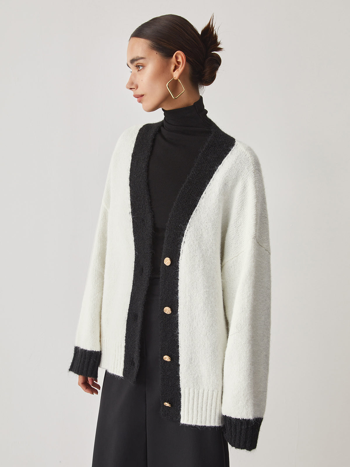 Oversized Contrast Trim Cardigan-Chicvia