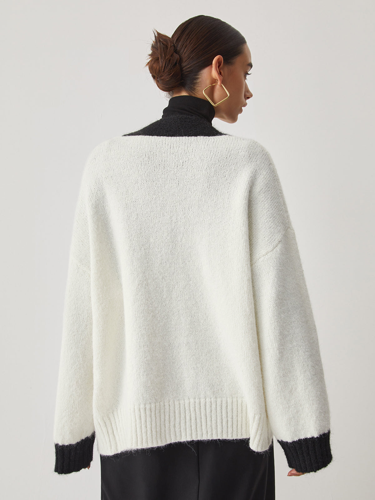 Oversized Contrast Trim Cardigan-Chicvia