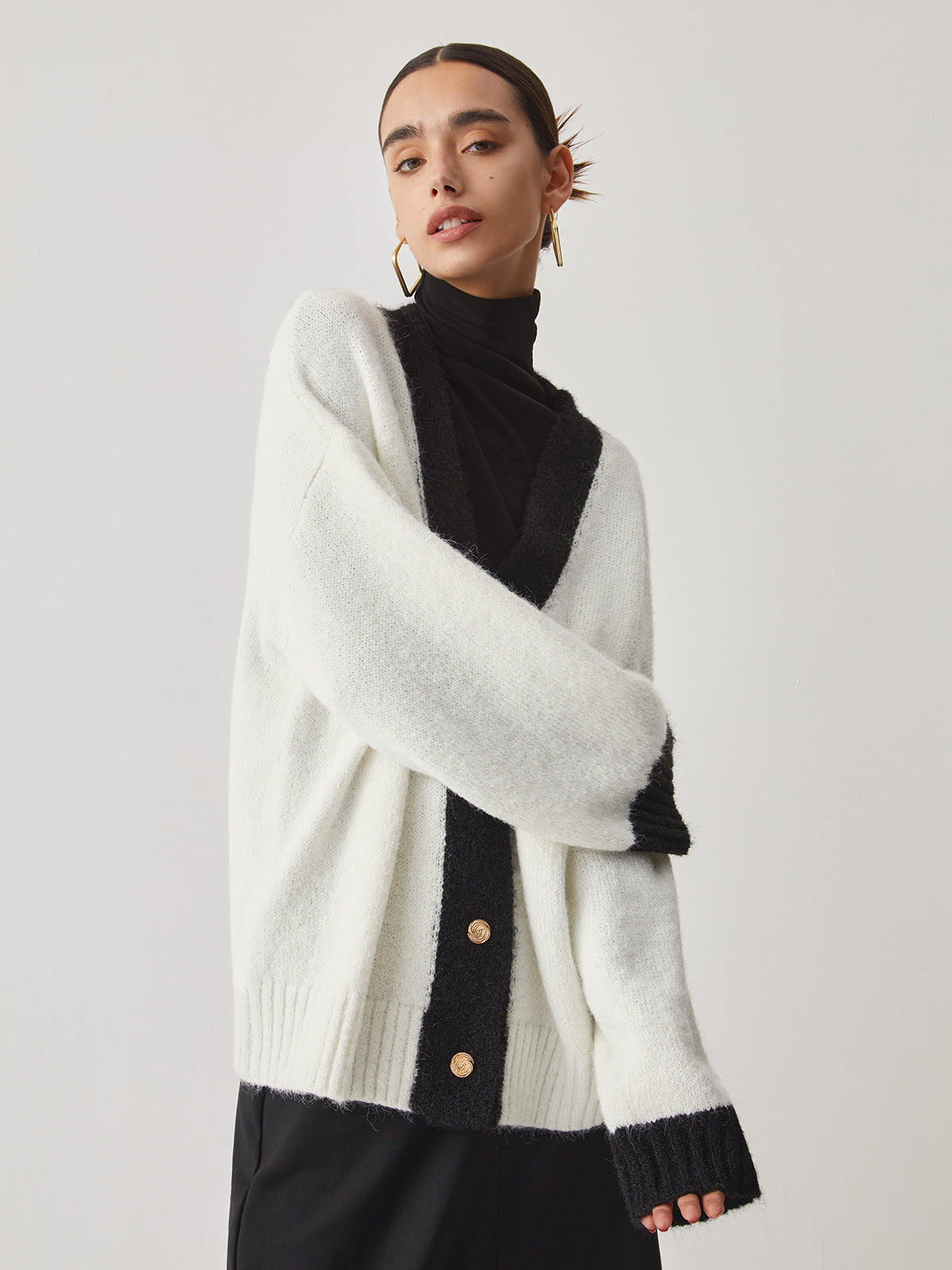 Oversized Contrast Trim Cardigan-Chicvia