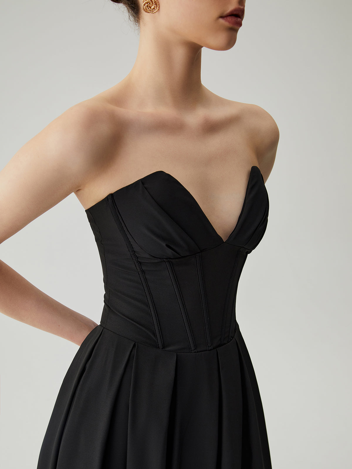 Double Pockets Pleated Zip Corset Tube Midi Dress-Chicvia