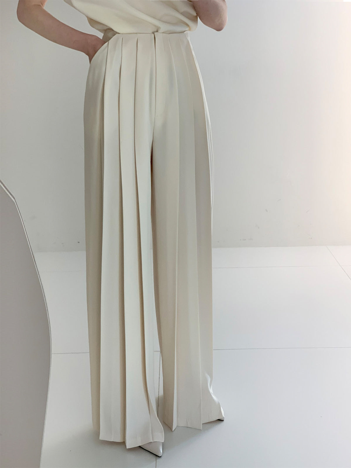 Pleated High Waist Wide Leg Pants-Chicvia