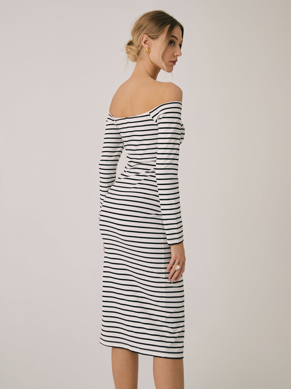 Off-Shoulder Rosette Split Midi Dress-Chicvia