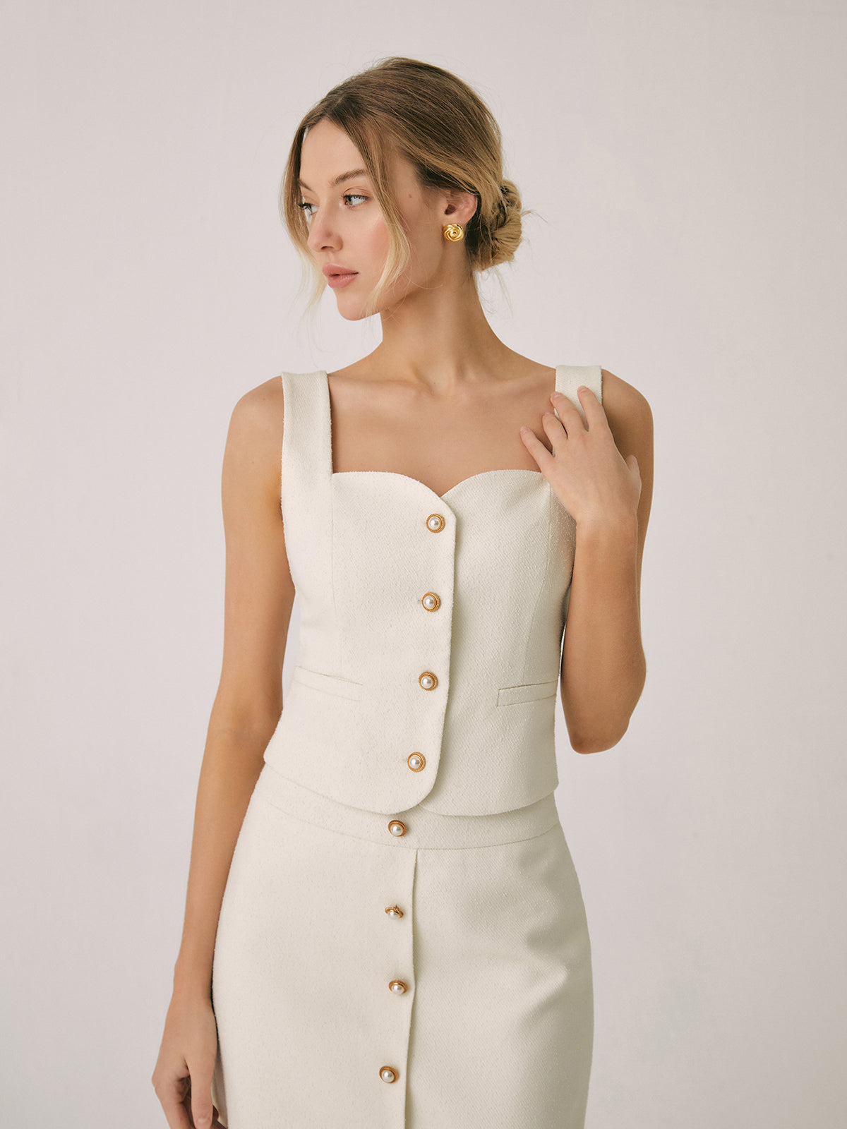 Elegant Pearl Buckle Vest-Chicvia