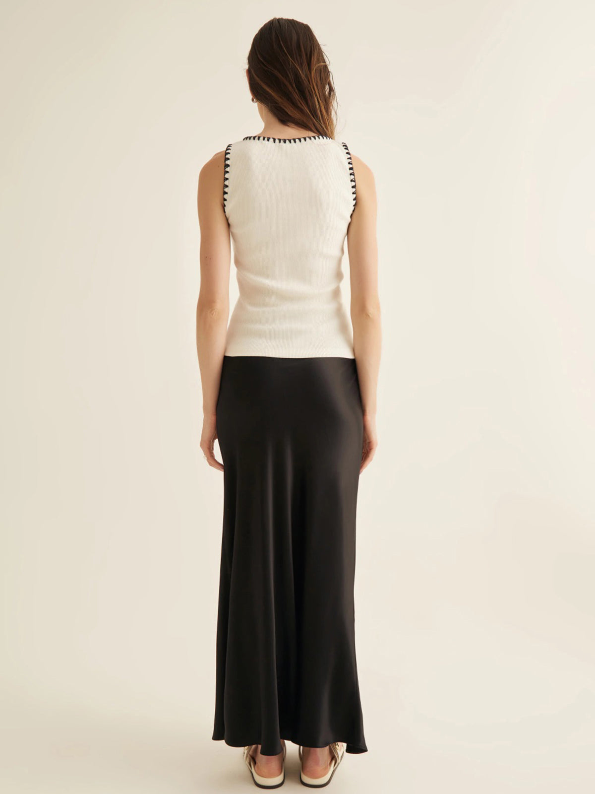 Minimalism Contrast Trim Sweater Vest-Chicvia