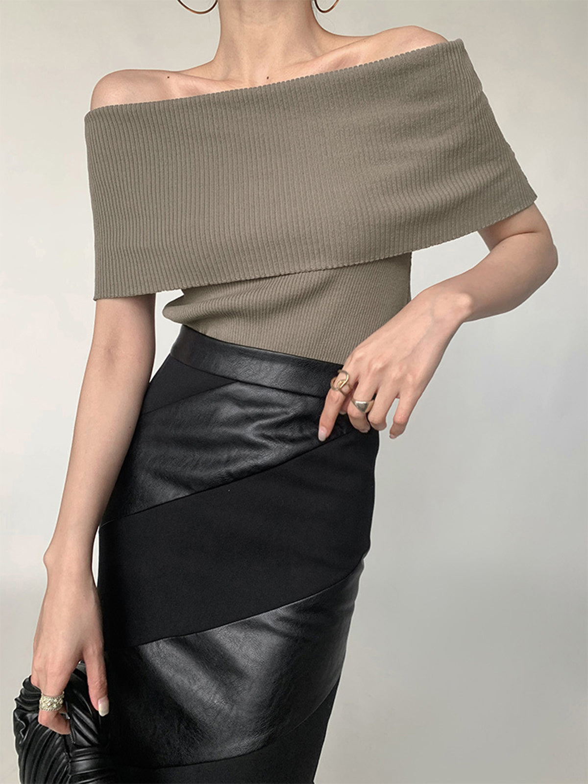 Off-Shoulder Stretch Knit Top-Chicvia