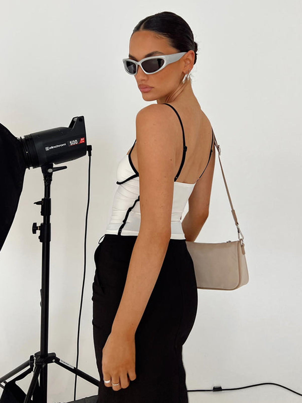 Contrast Trim Streamlined Cami Top-Chicvia