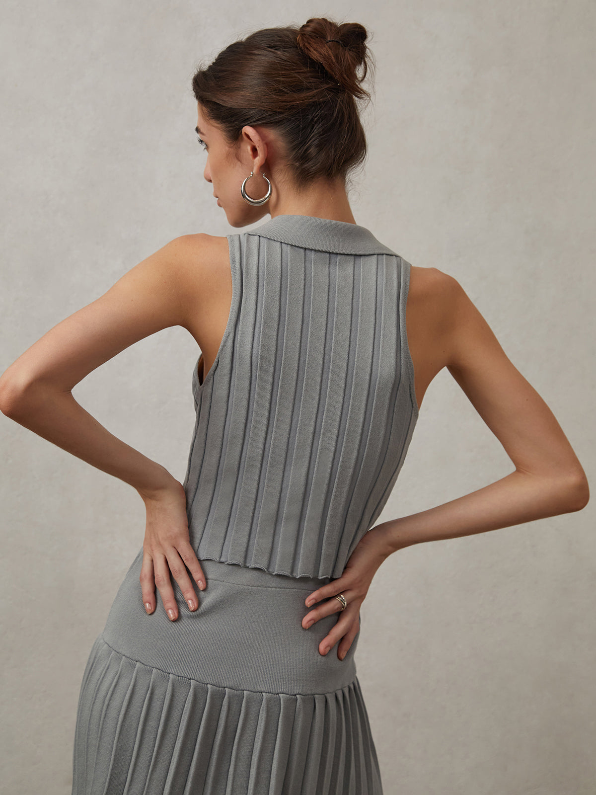 Effortlessly Pleated Sleeveless Sweater Vest-Chicvia