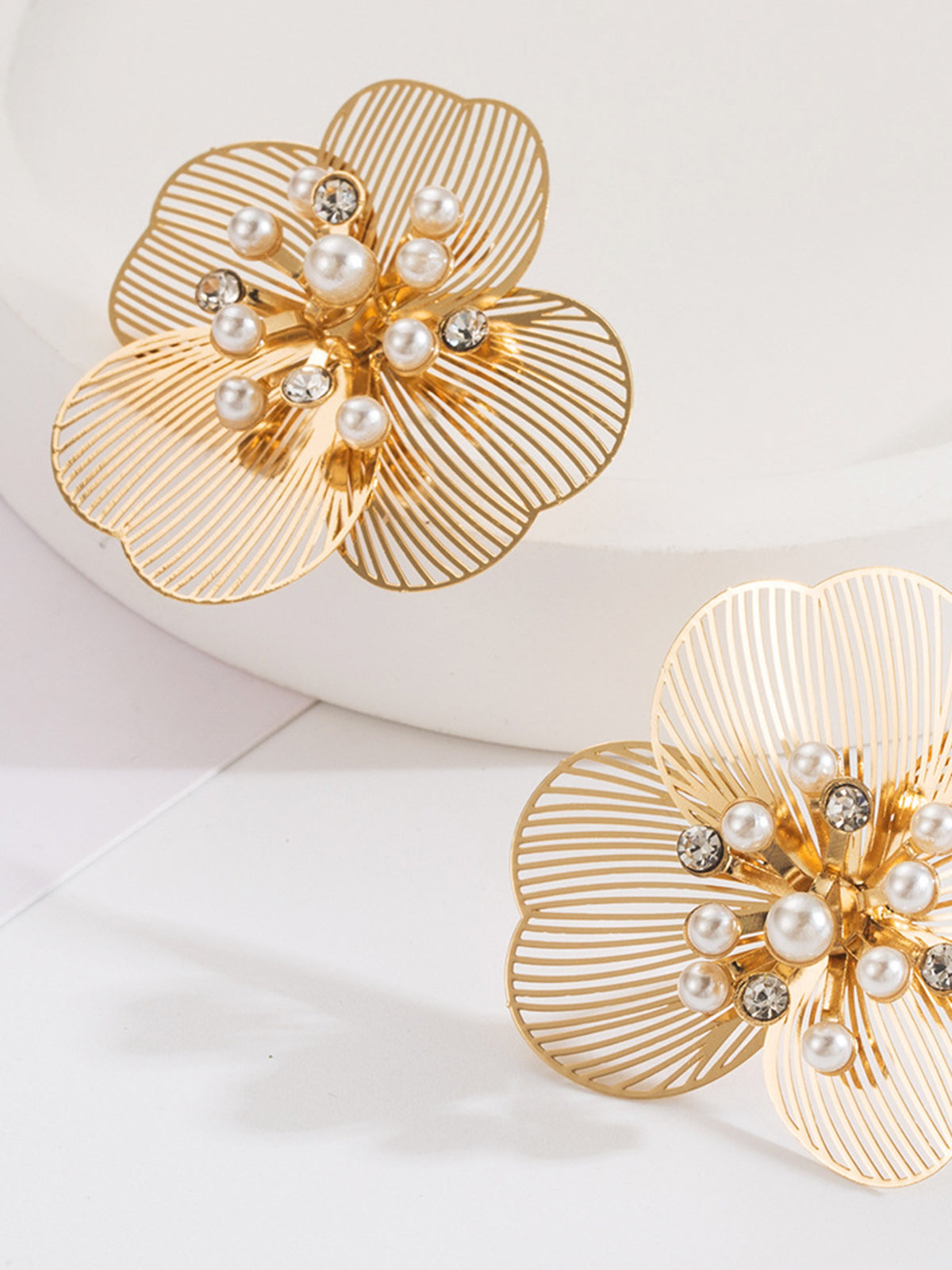 Pearl Etched Flower Earrings-Chicvia