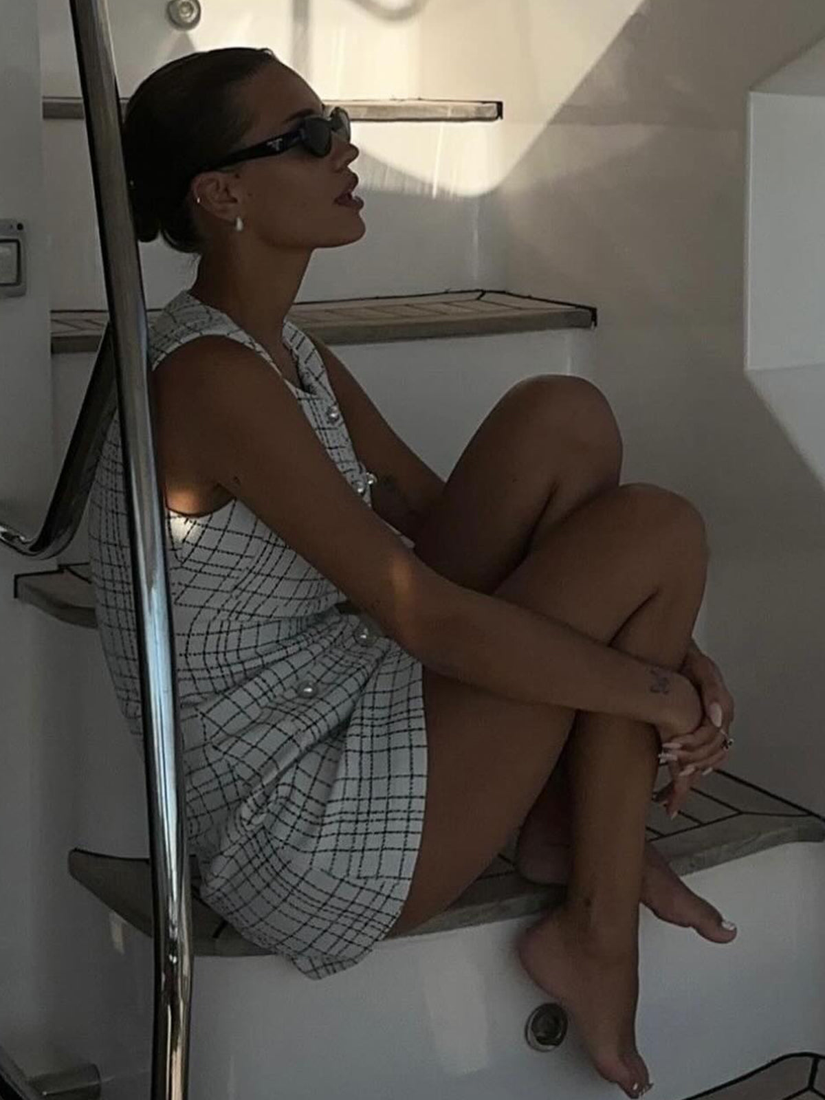 Plaid Print Pearl Button Sleeveless Short Dress-Chicvia