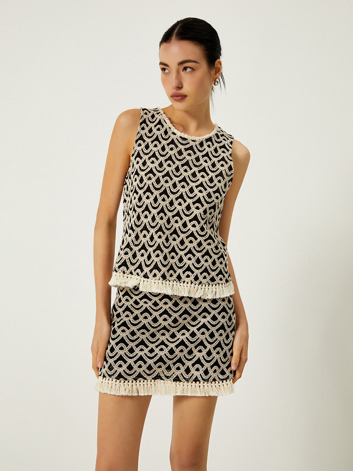 Crochet Wave Pattern Tassel Decor Tank Top-Chicvia