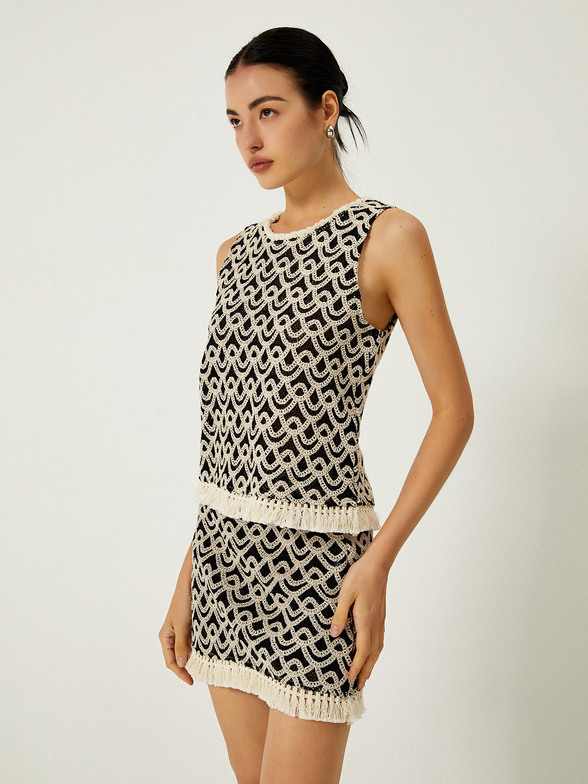 Crochet Wave Pattern Tassel Decor Tank Top-Chicvia