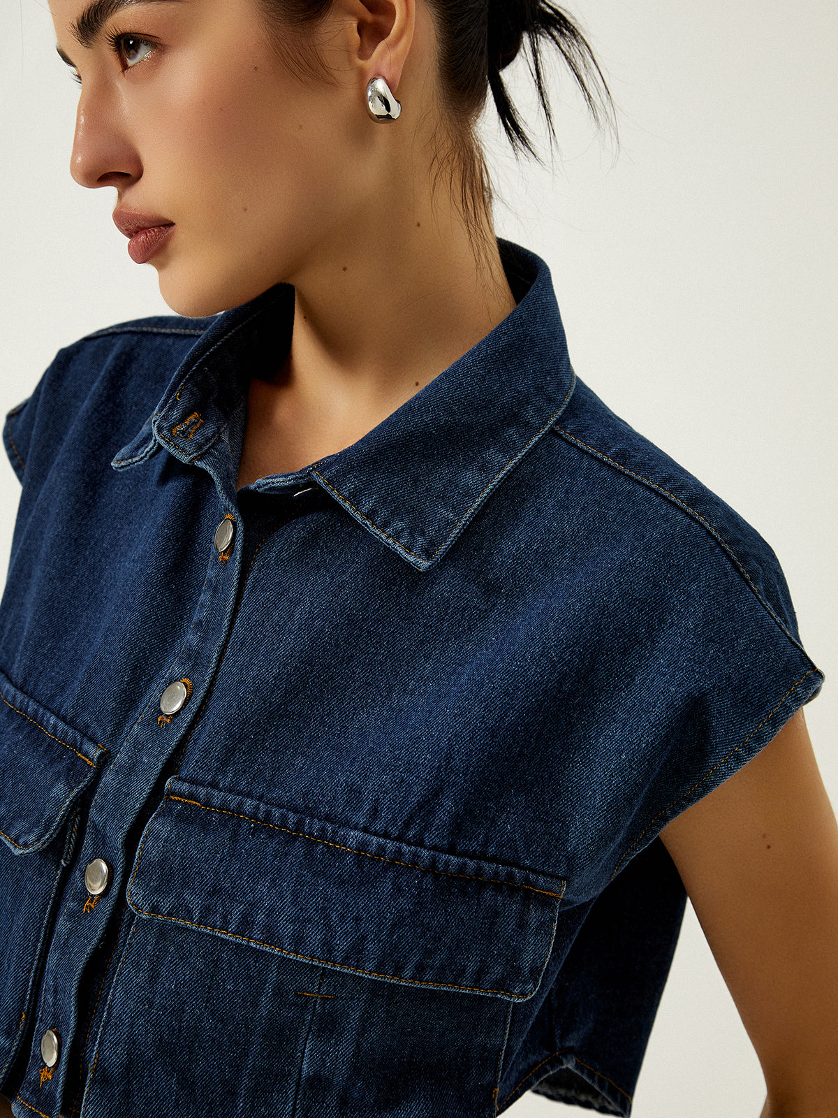 Denim Pockets Turn Down Collar Vest-Chicvia