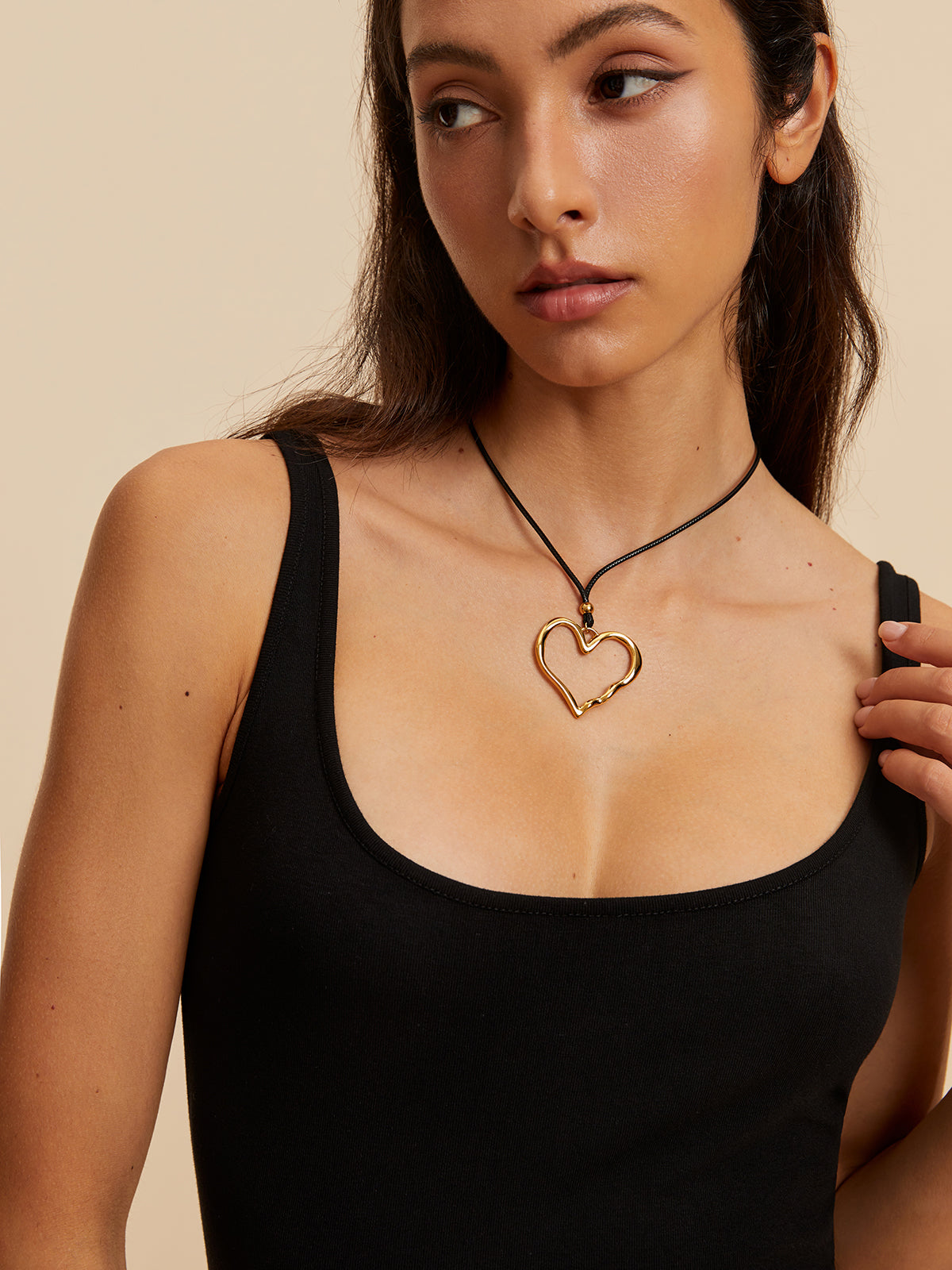 Hollow Out Love Heart Necklace-Chicvia