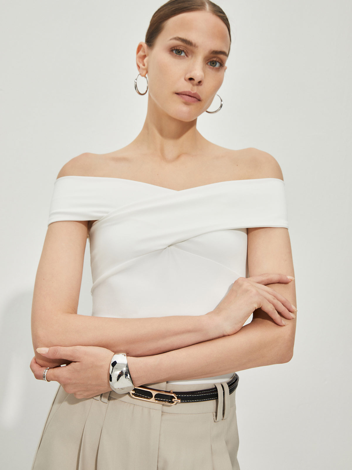 Elegant Off-Shoulder T-Shirts-Chicvia