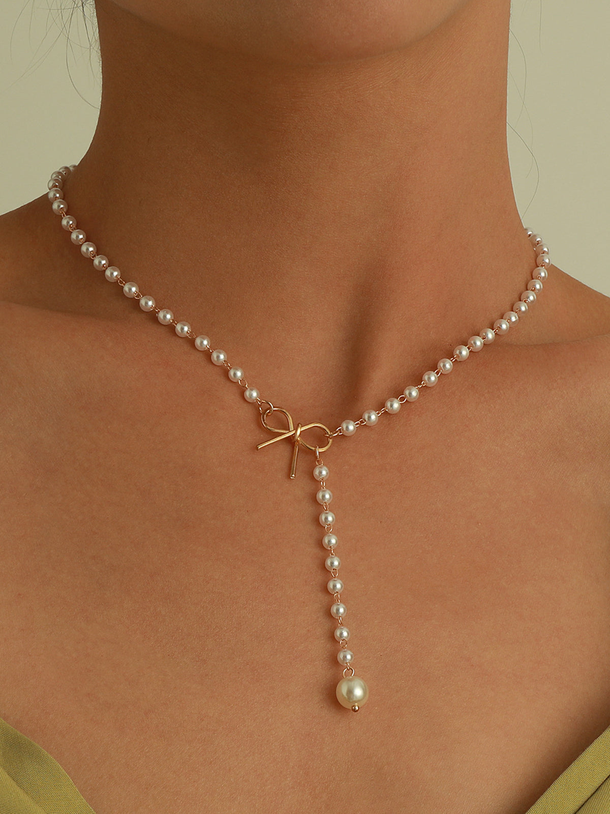Pearl Bow Knot Pendant Necklace-Chicvia