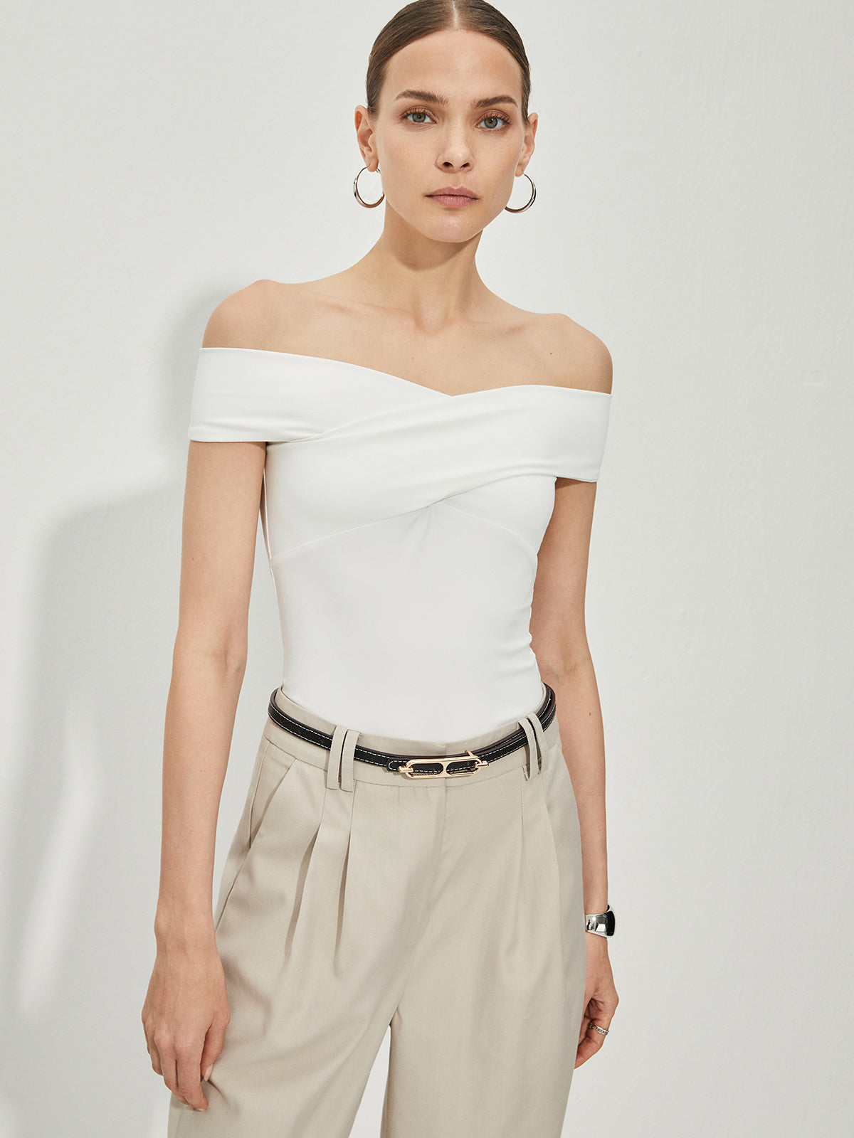 Elegant Off-Shoulder T-Shirts-Chicvia