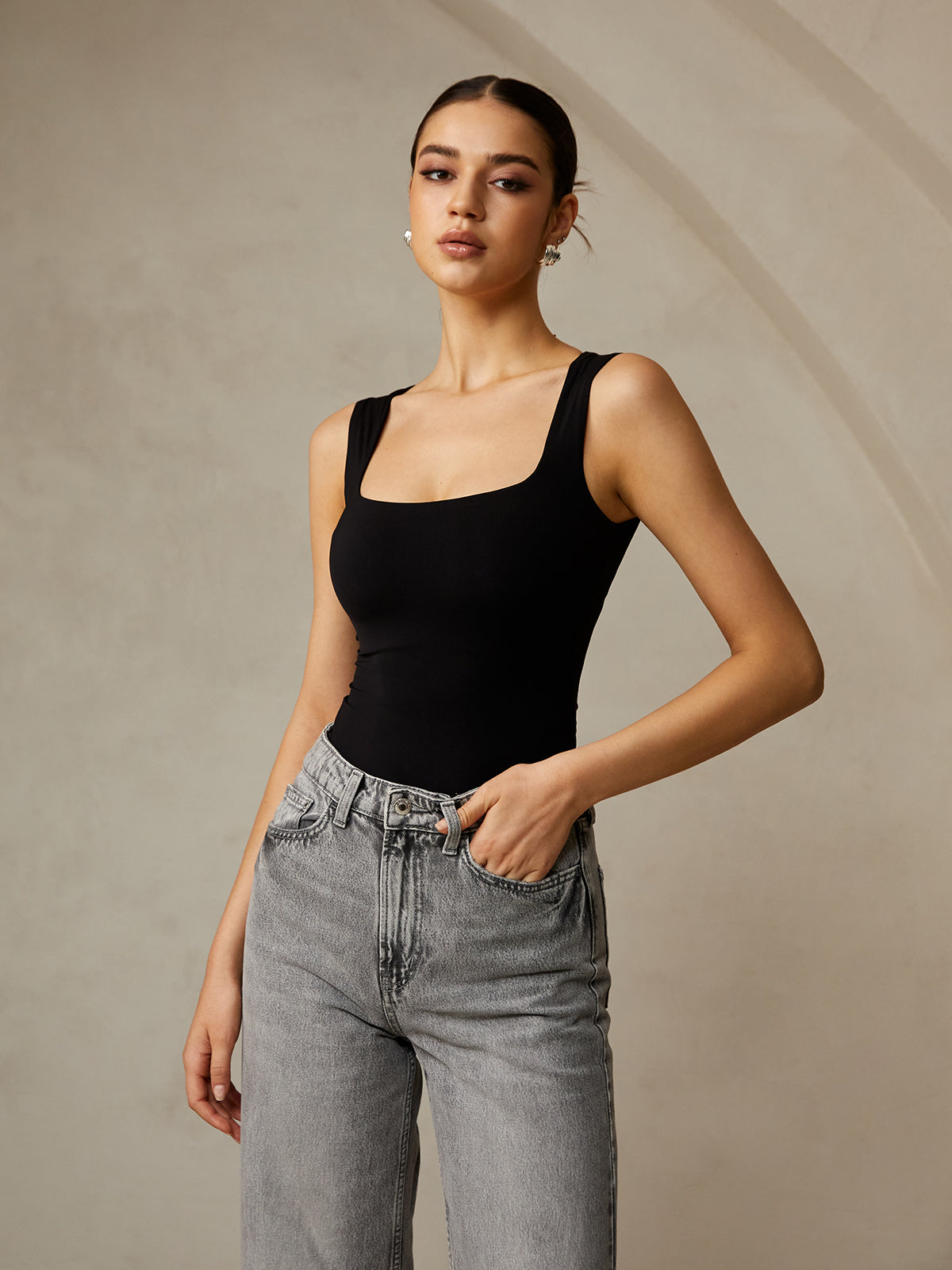 Casual Plain Strappy Top-Chicvia