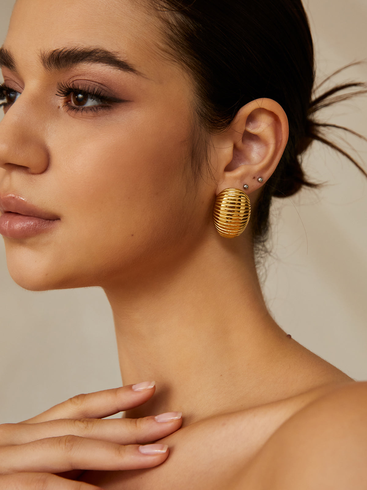 Golden Ribbed Half-Hoop Earrings-Chicvia