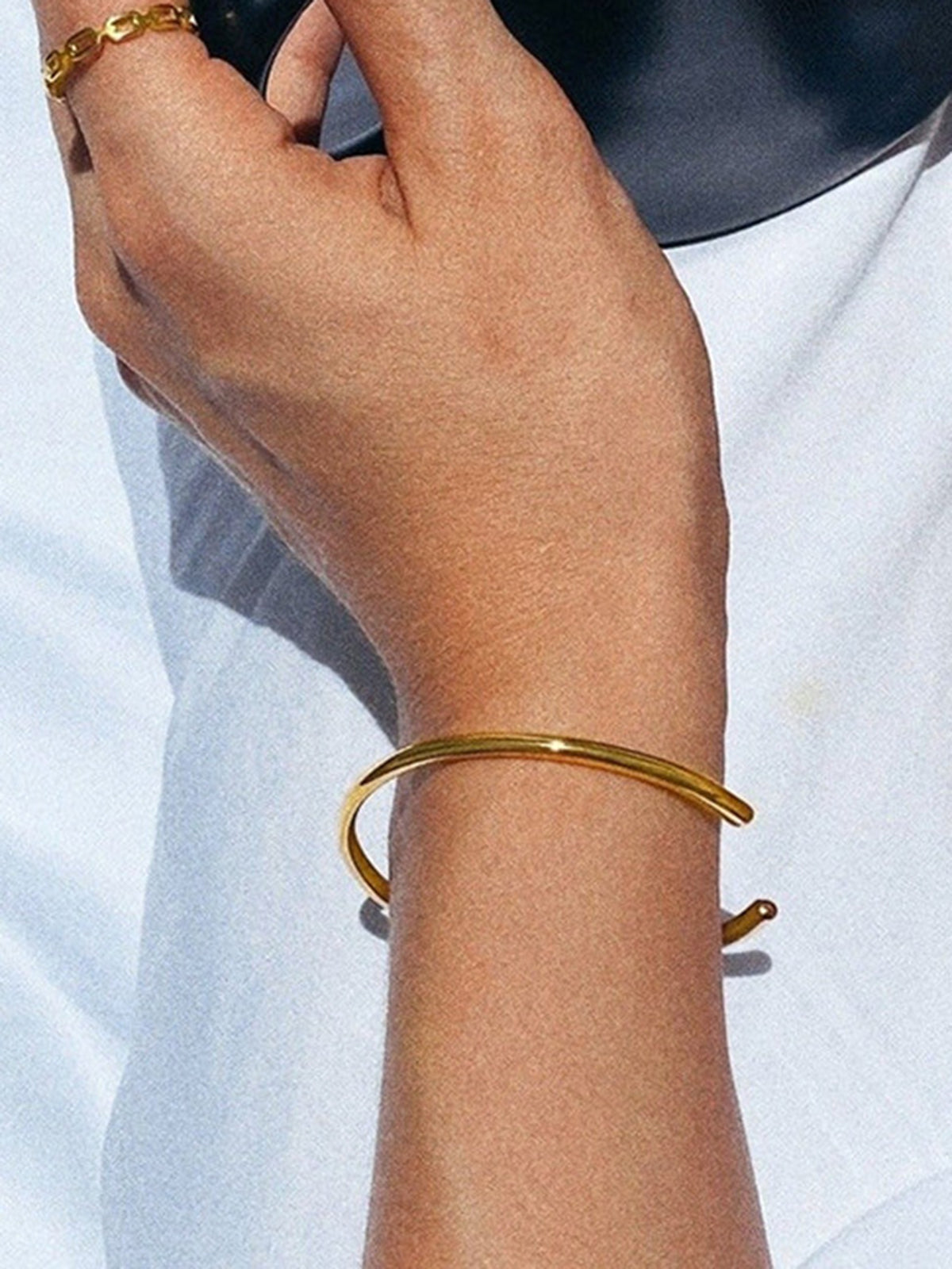 Golden Open Bracelet-Chicvia