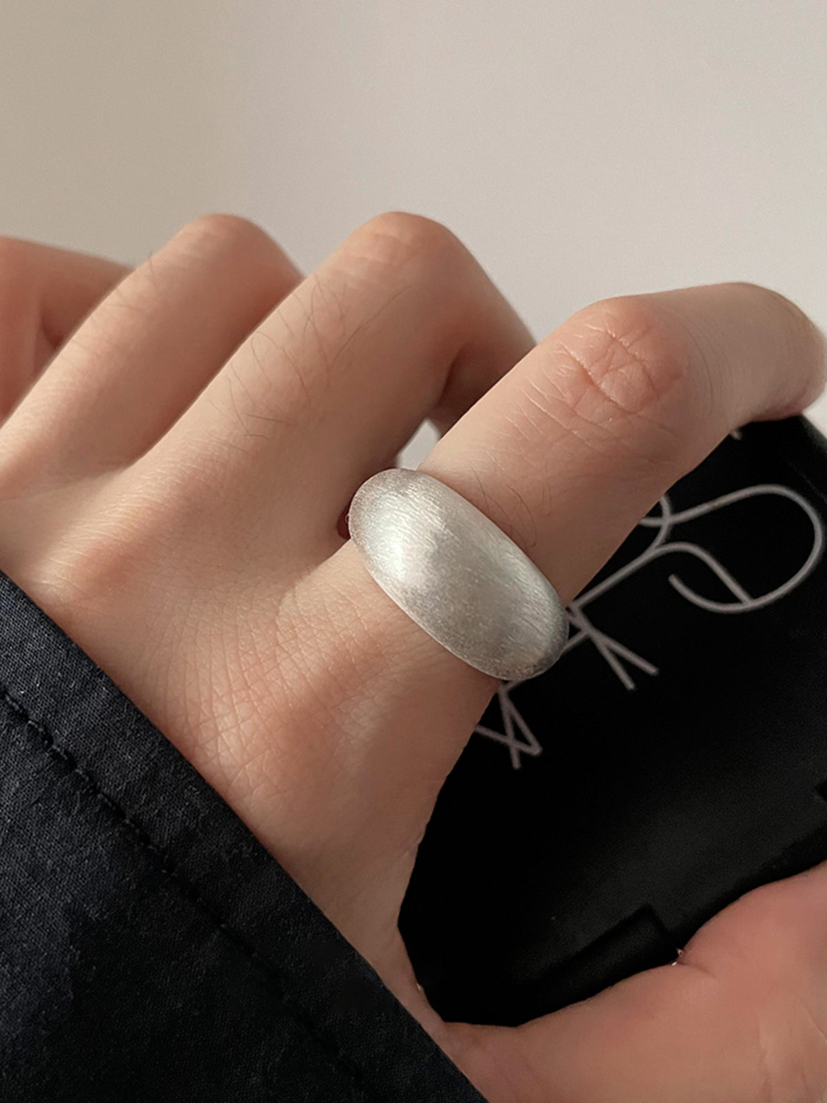 Minimalist Oval Brushed Ring-Chicvia