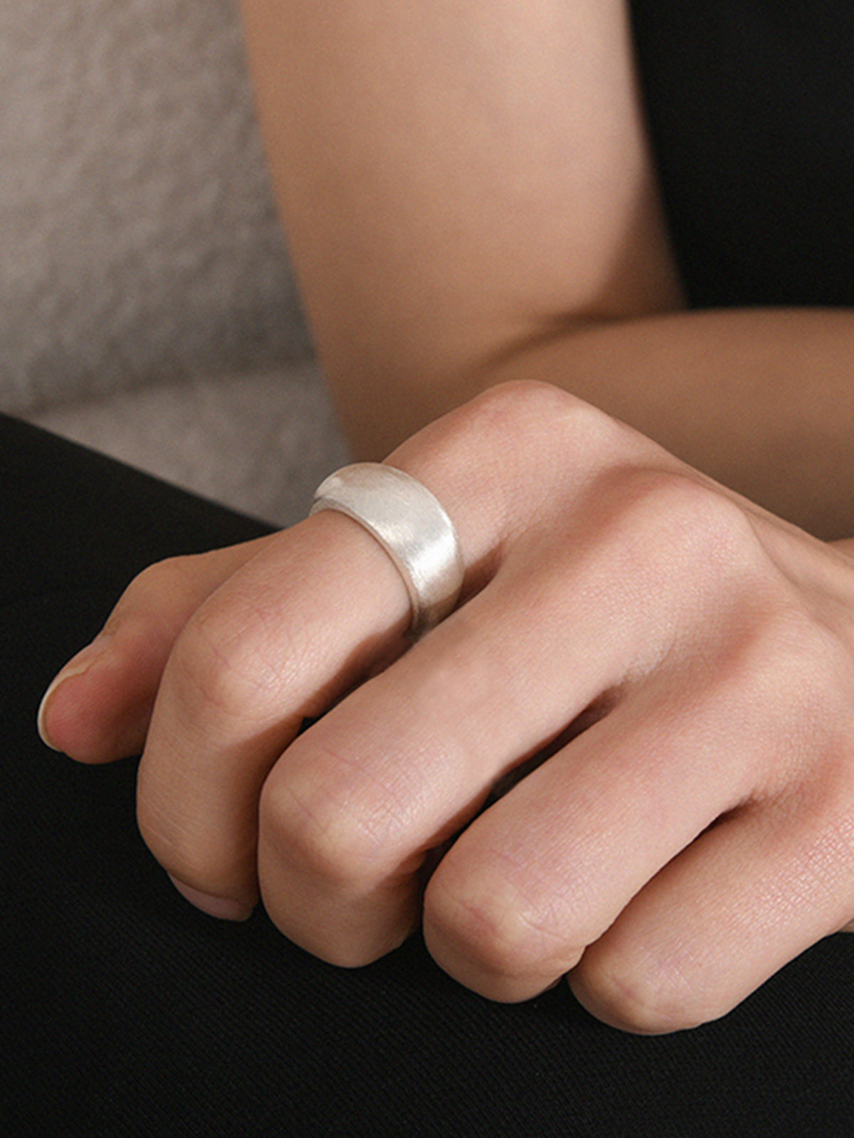 Minimalist Oval Brushed Ring-Chicvia