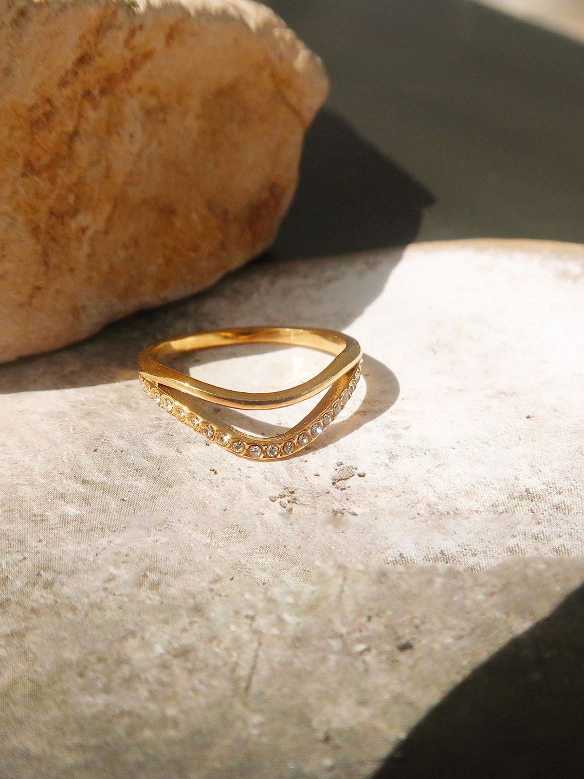 Golden Diamond Wave Ring-Chicvia