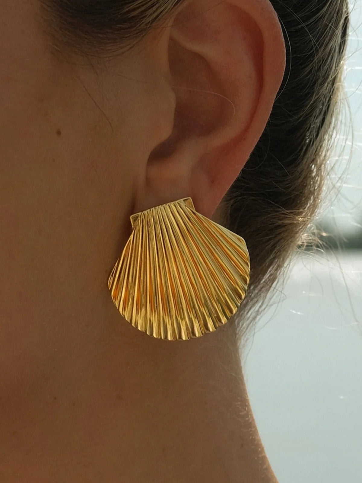 Golden Shell Stud Earrings-Chicvia