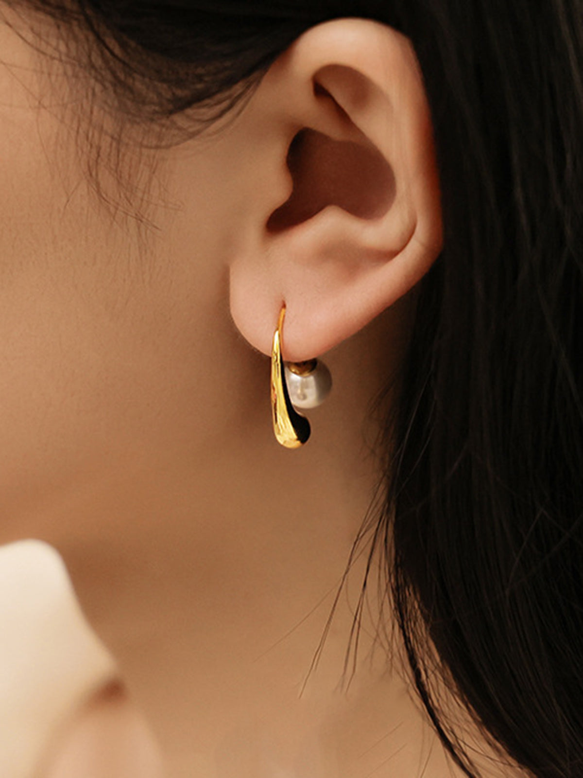 Lantern Shape Pearl Earrings-Chicvia