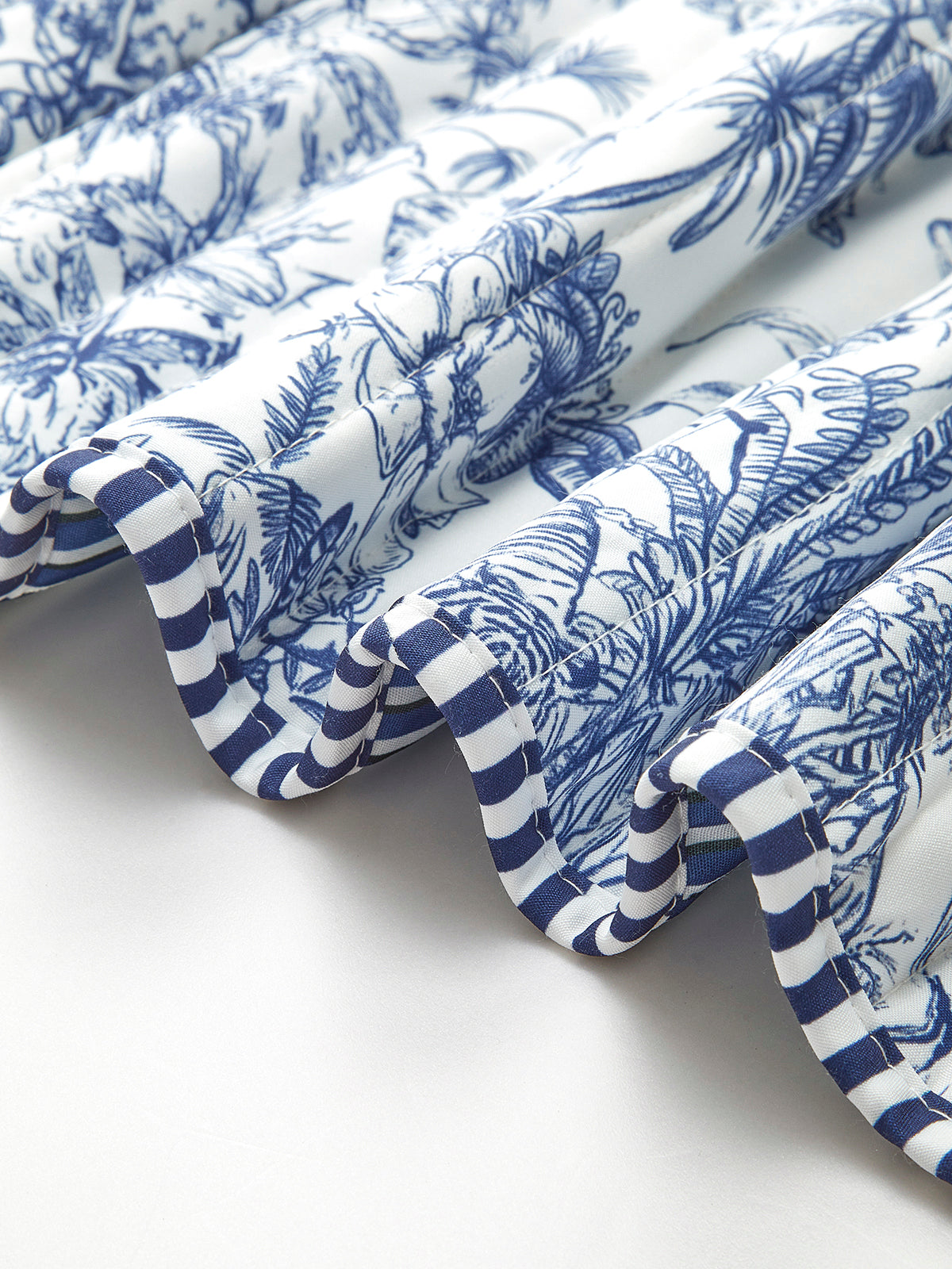 Contrast Trim Printed Tie Vest-Chicvia