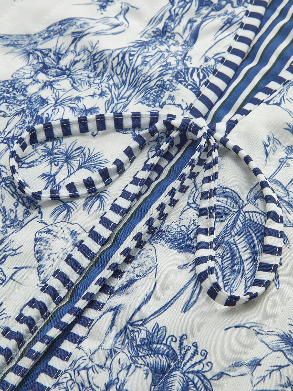 Contrast Trim Printed Tie Vest-Chicvia