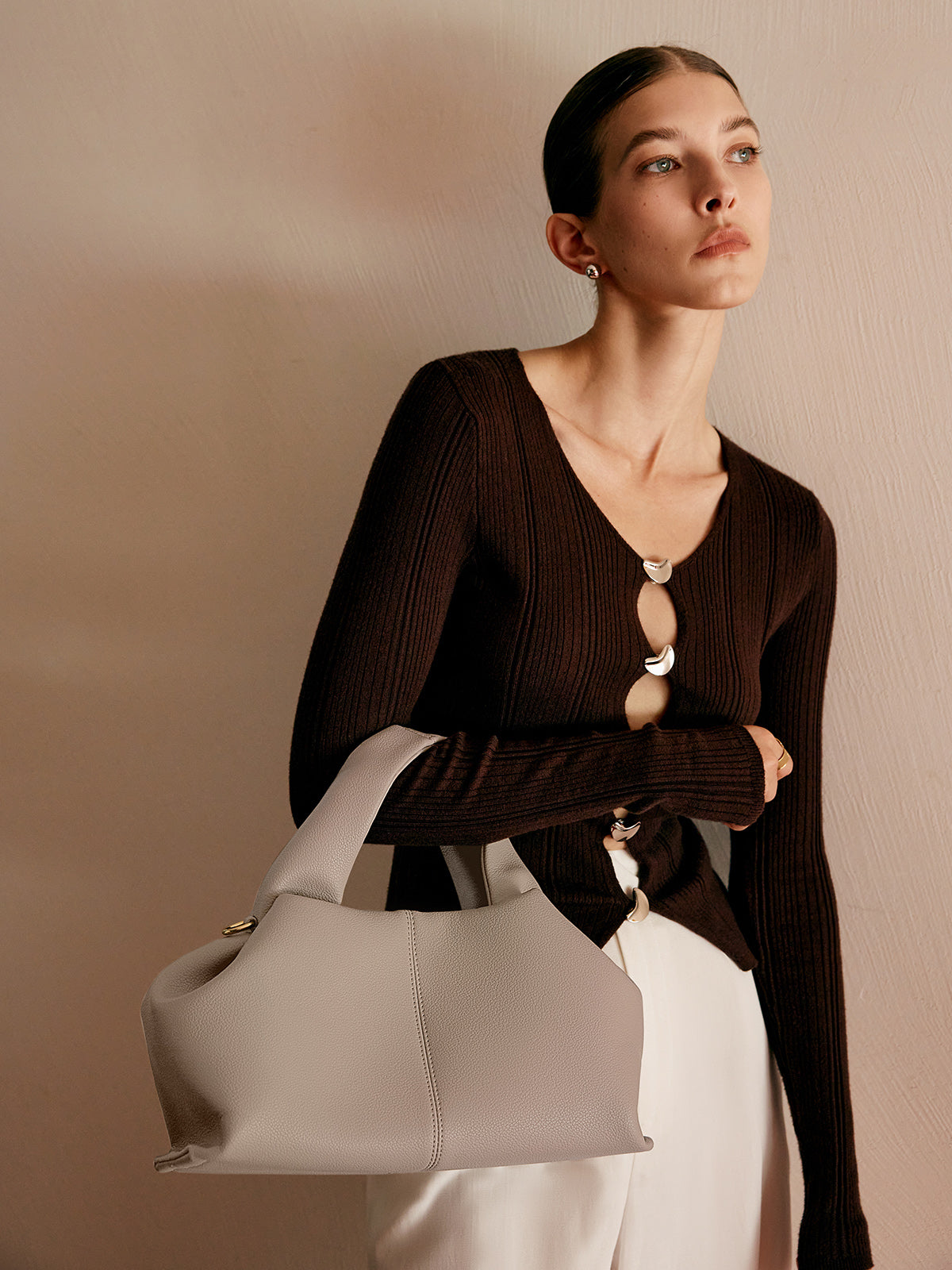 Plain Detailed Dumpling Bag-Chicvia