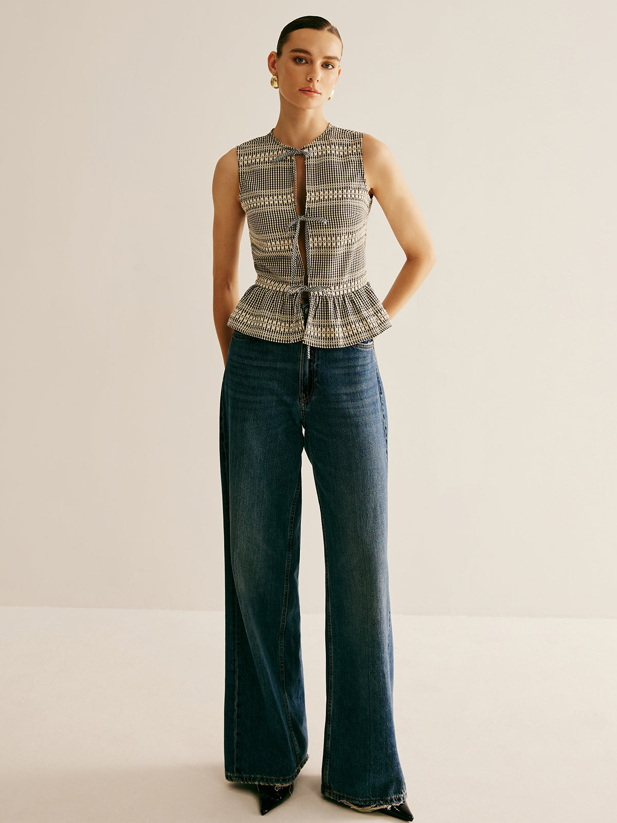 Plaid Tie Front Ruffle Tank Top-Chicvia