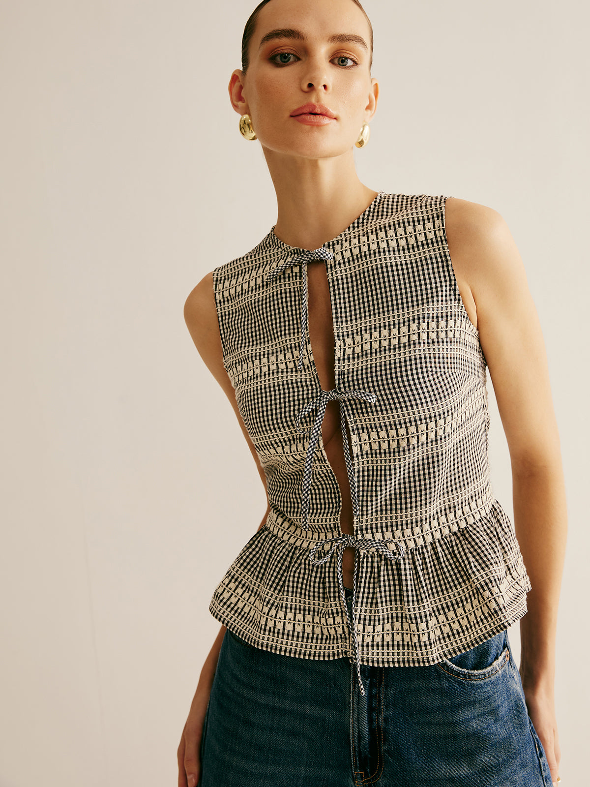 Plaid Tie Front Ruffle Tank Top-Chicvia