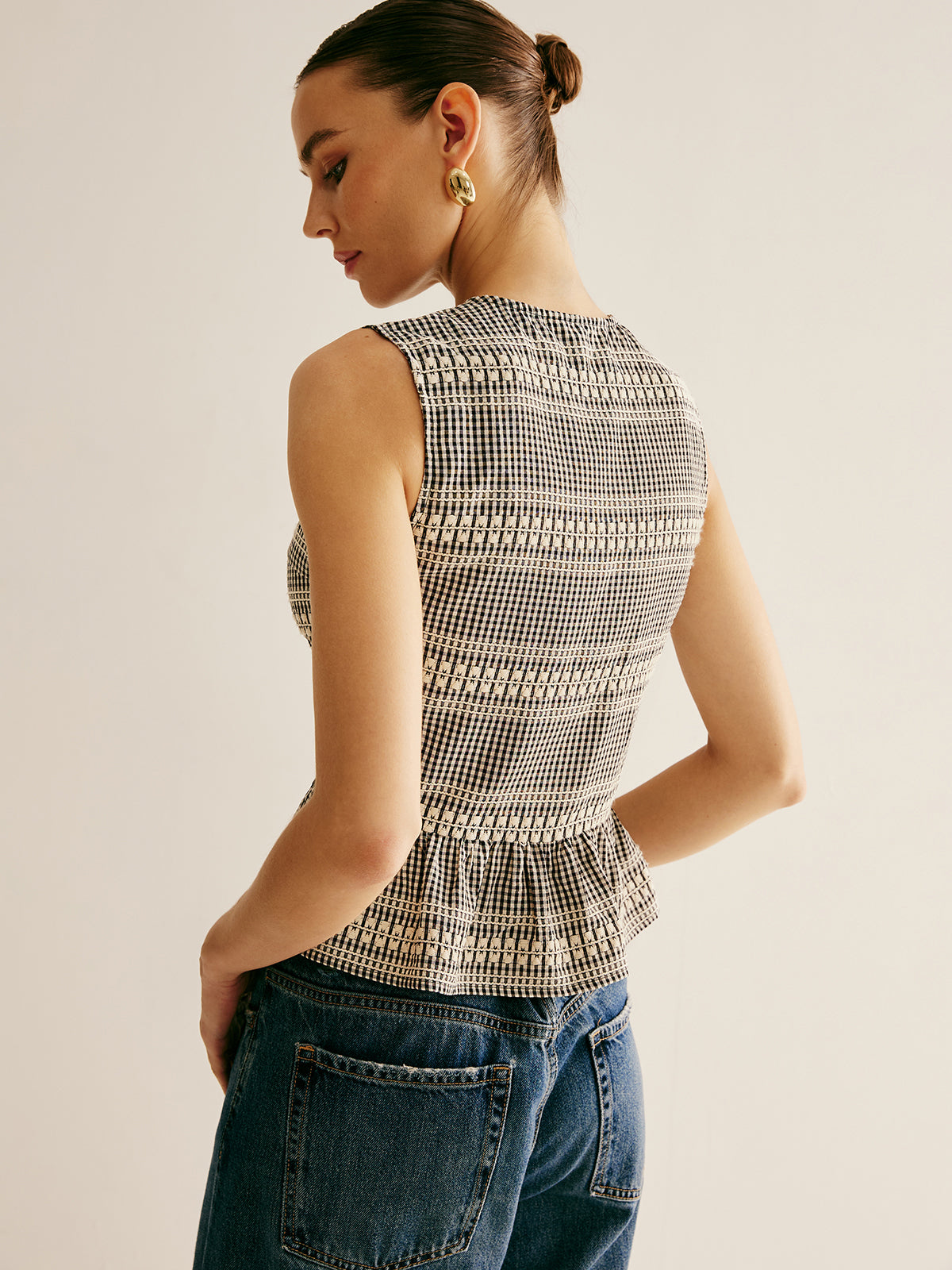 Plaid Tie Front Ruffle Tank Top-Chicvia