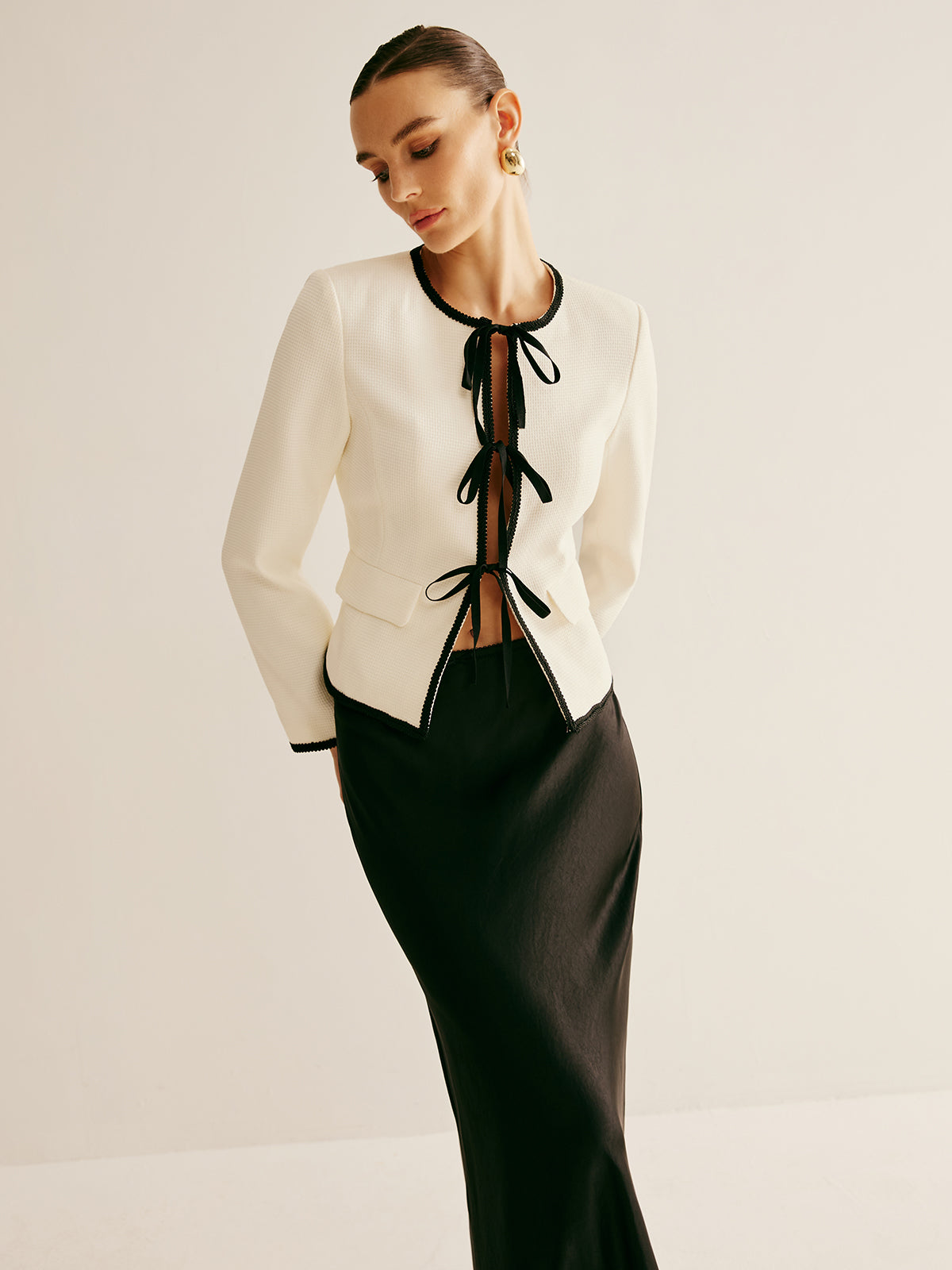 Contrast Trim Tie Front Jacket-Chicvia