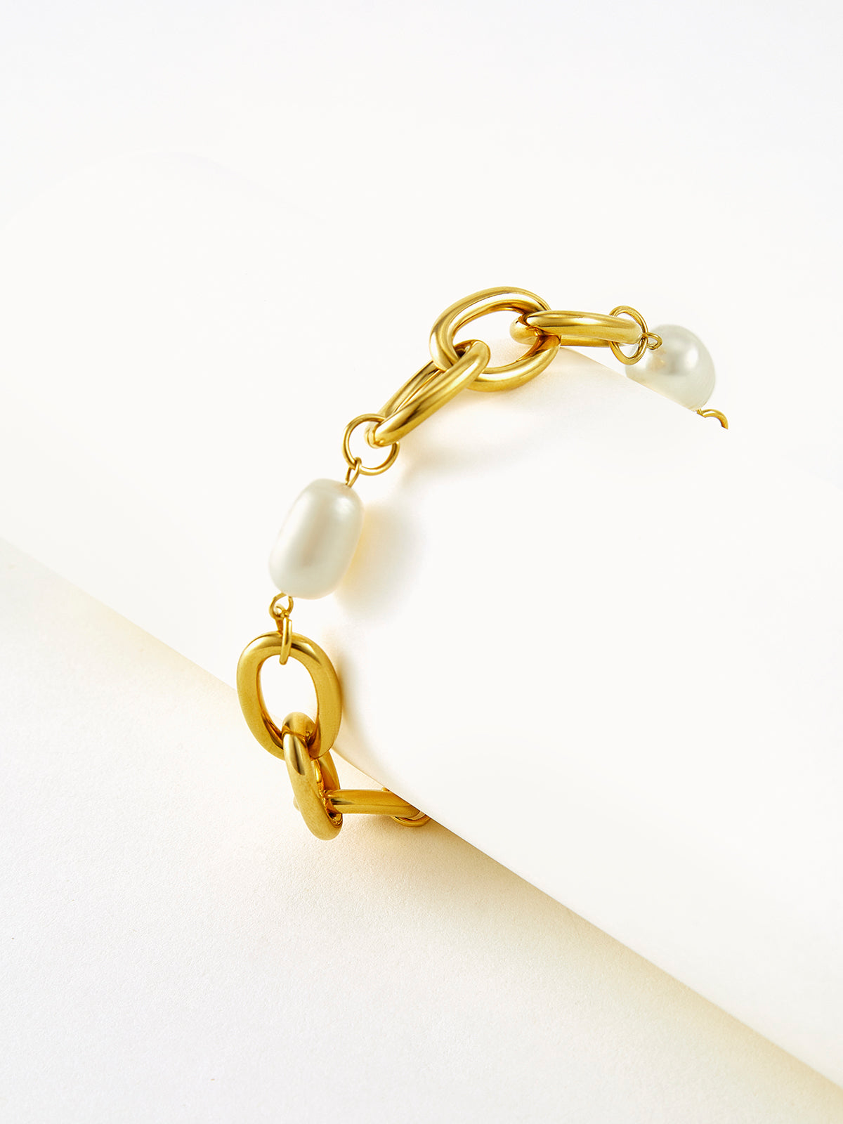 Oval Pearl Golden Chain Bracelet-Chicvia