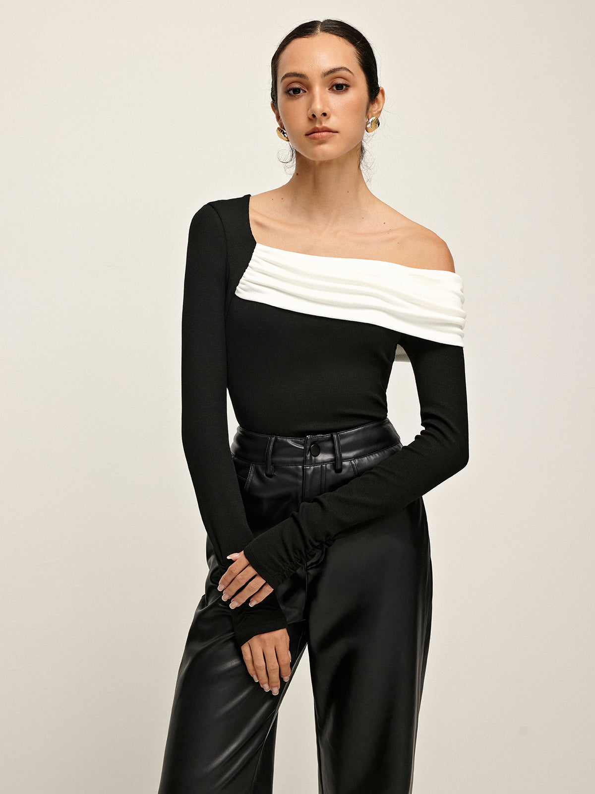 Cold Shoulder Patchwork Pleated T-Shirt-Chicvia