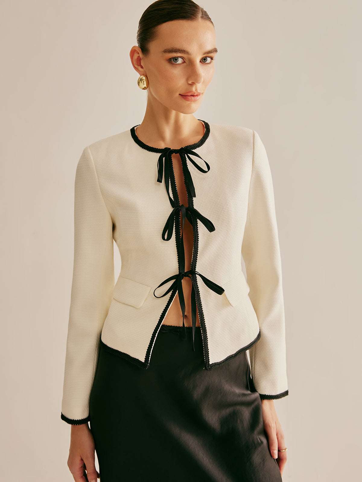 Contrast Trim Tie Front Jacket-Chicvia