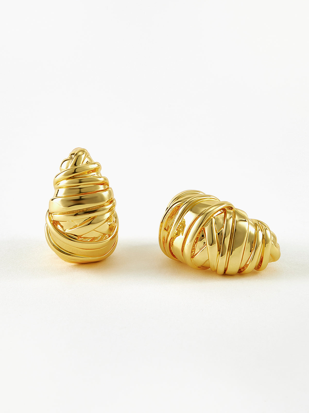 Golden Croissant Twist Stud Earrings-Chicvia