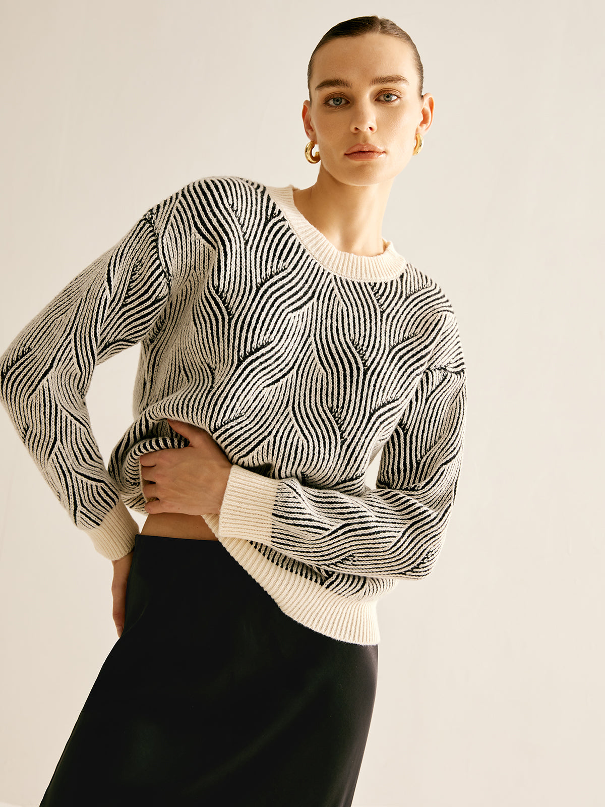 Crew Neck Two Tone Sweater-Chicvia