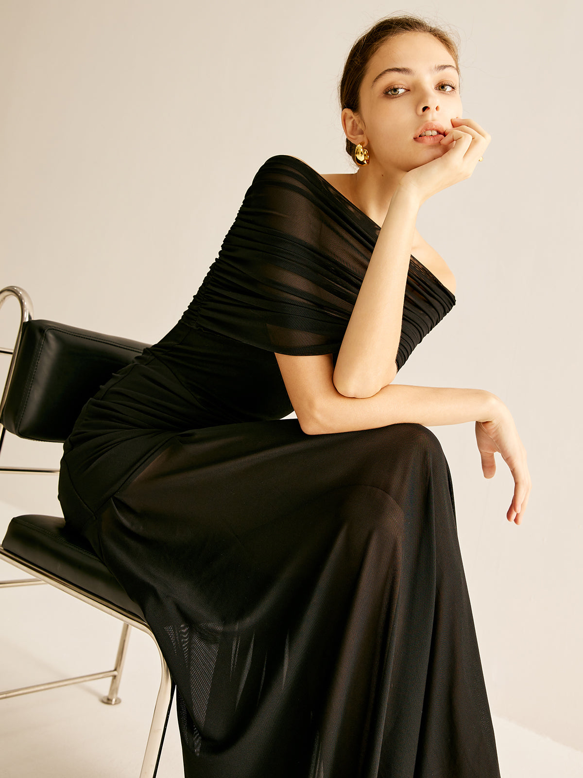 Pleated Mesh Tube Dress With Shawl-Chicvia