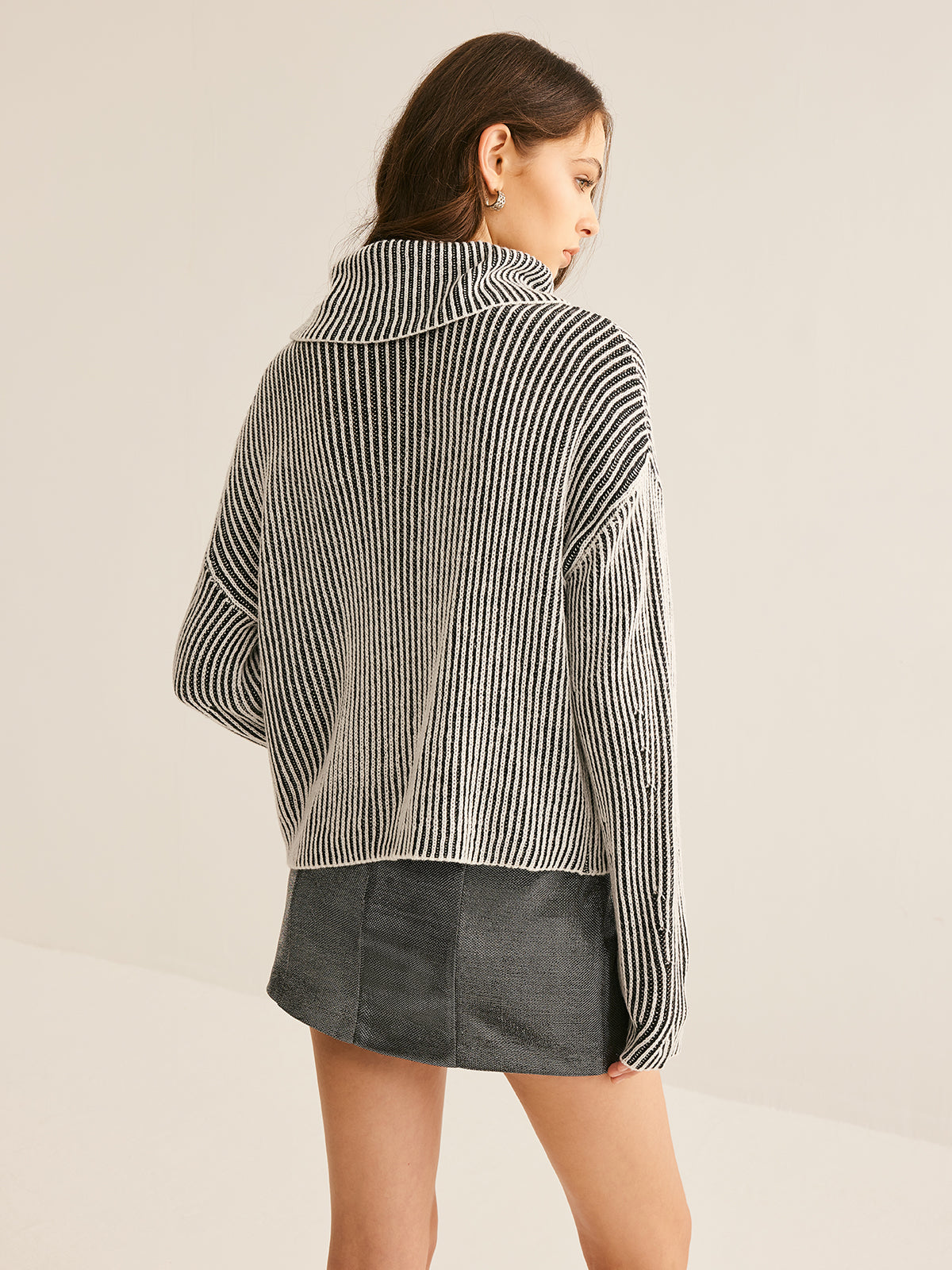 Pinstripe Turtleneck Sweater-Chicvia