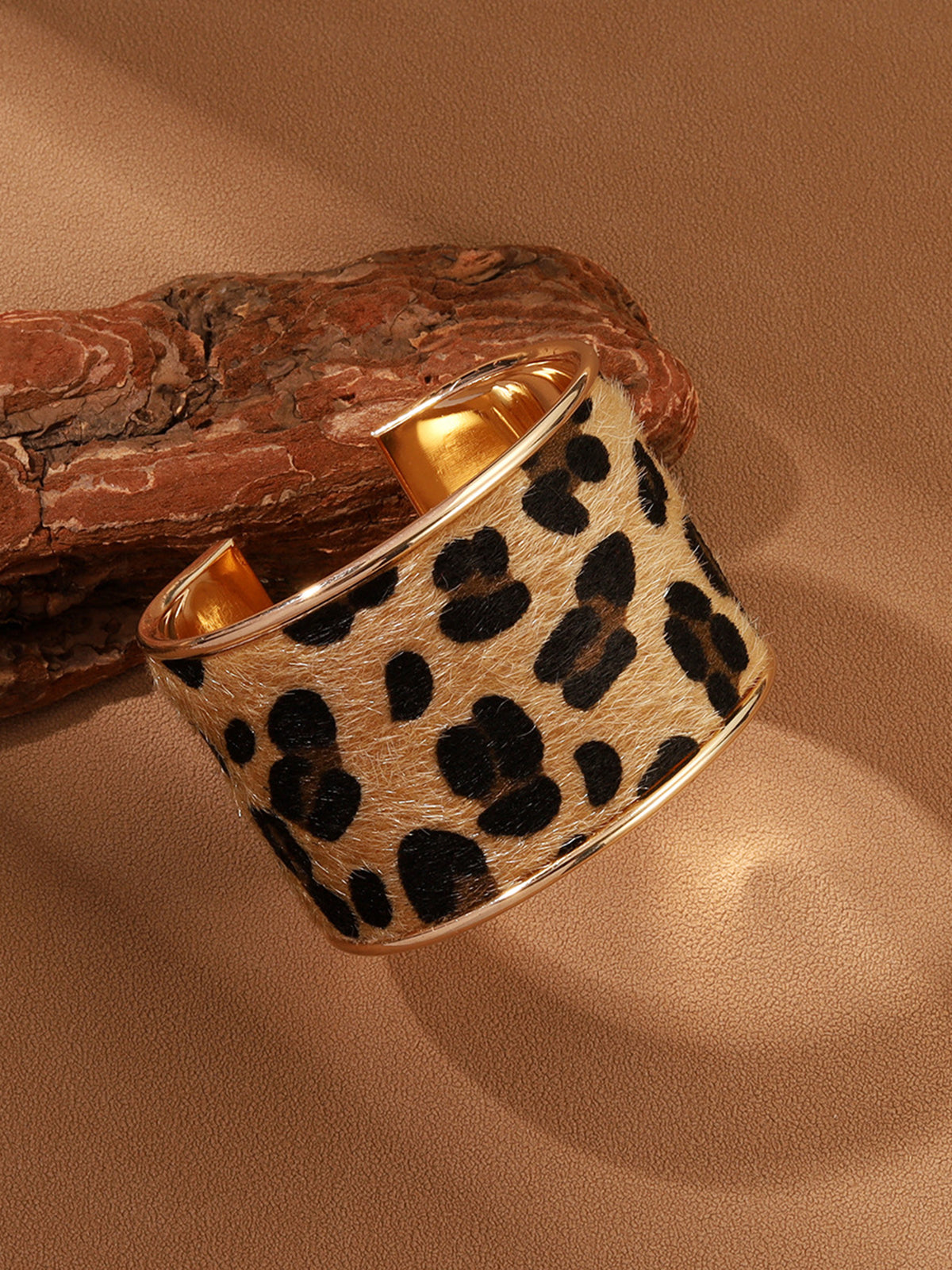 Leopard Printed Tunnel Open Bracelet-Chicvia