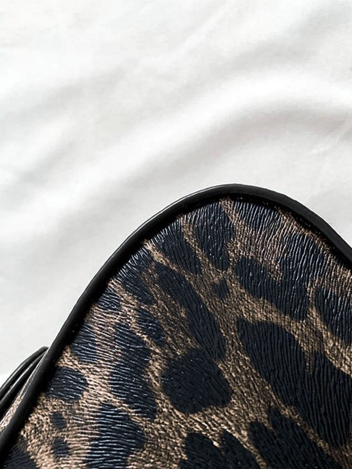 Leopard Printed Buckle Flap Armpit Bag-Chicvia
