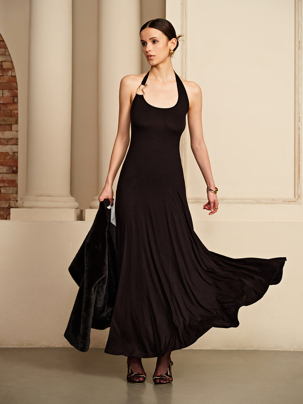 Irregular-Ring Flowy Halter Dress-Chicvia